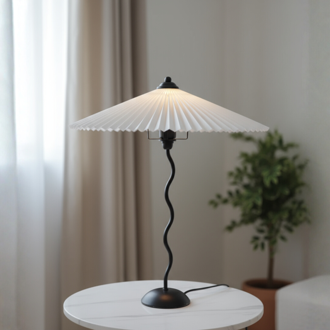 Lampa Stołowa z Plisowanym Kloszem